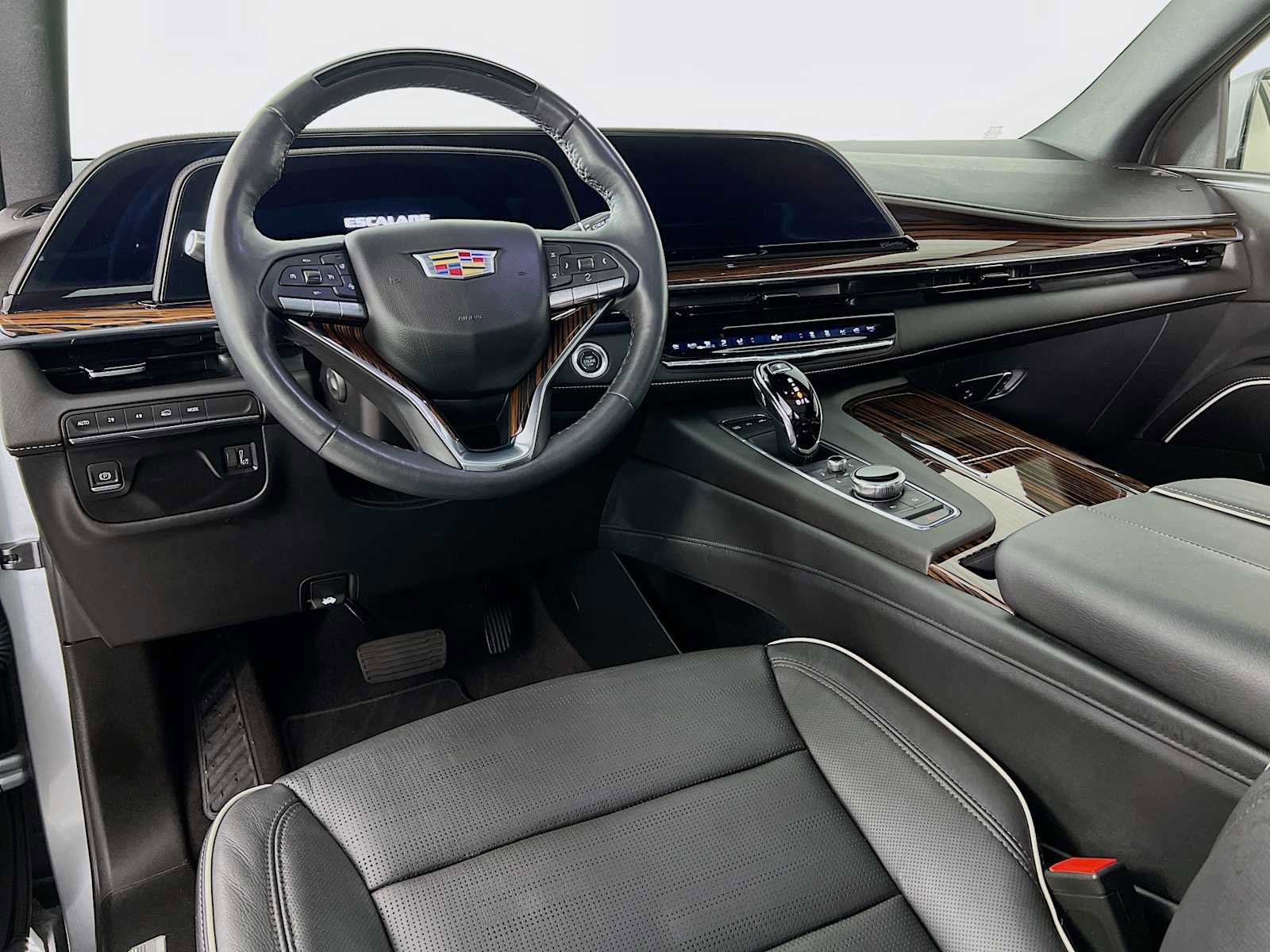 Used 2023 Cadillac Escalade Premium Luxury image 9