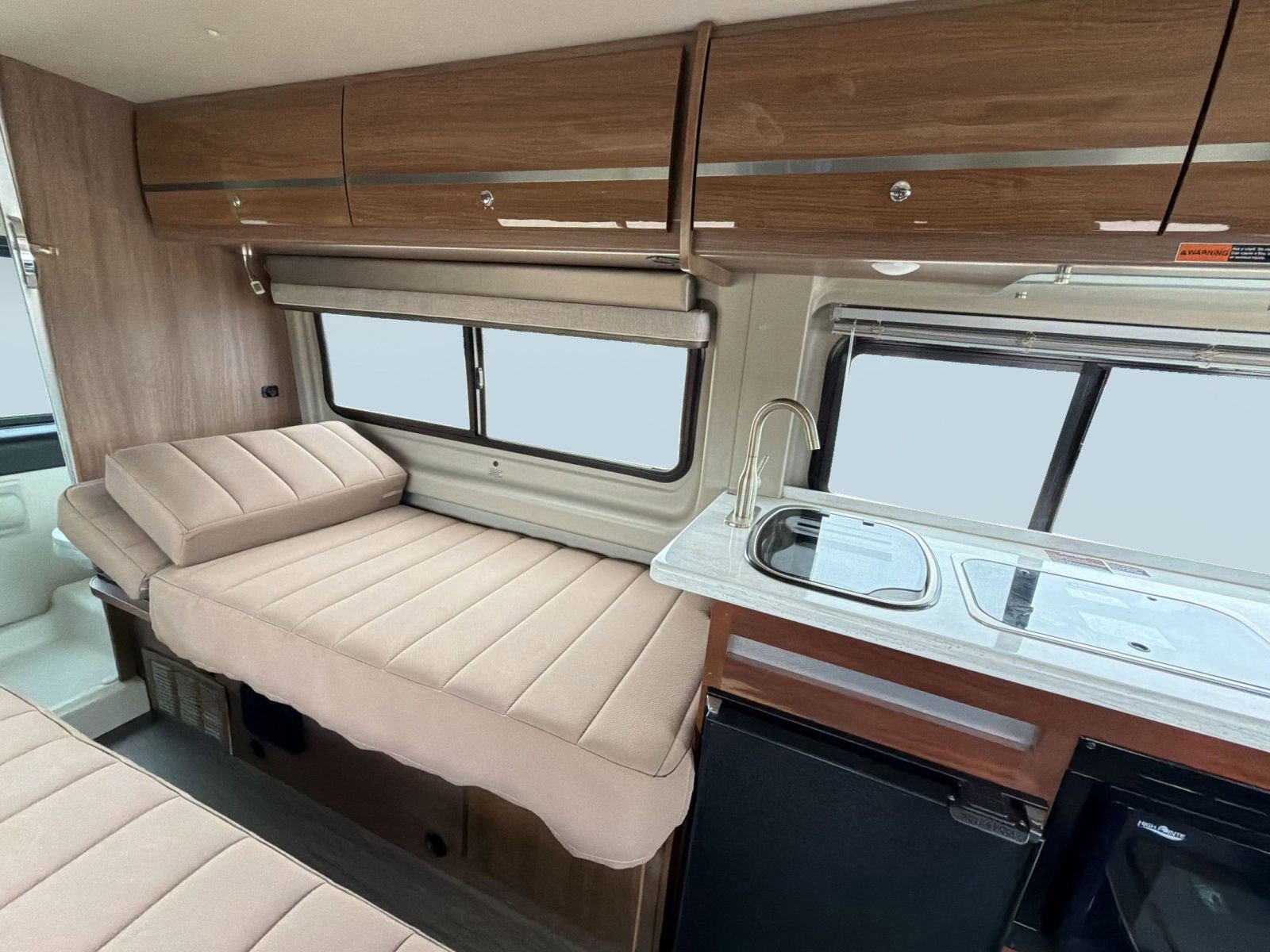 Used 2017 RAM ProMaster 3500 w/ Premium Appearance Group image 31