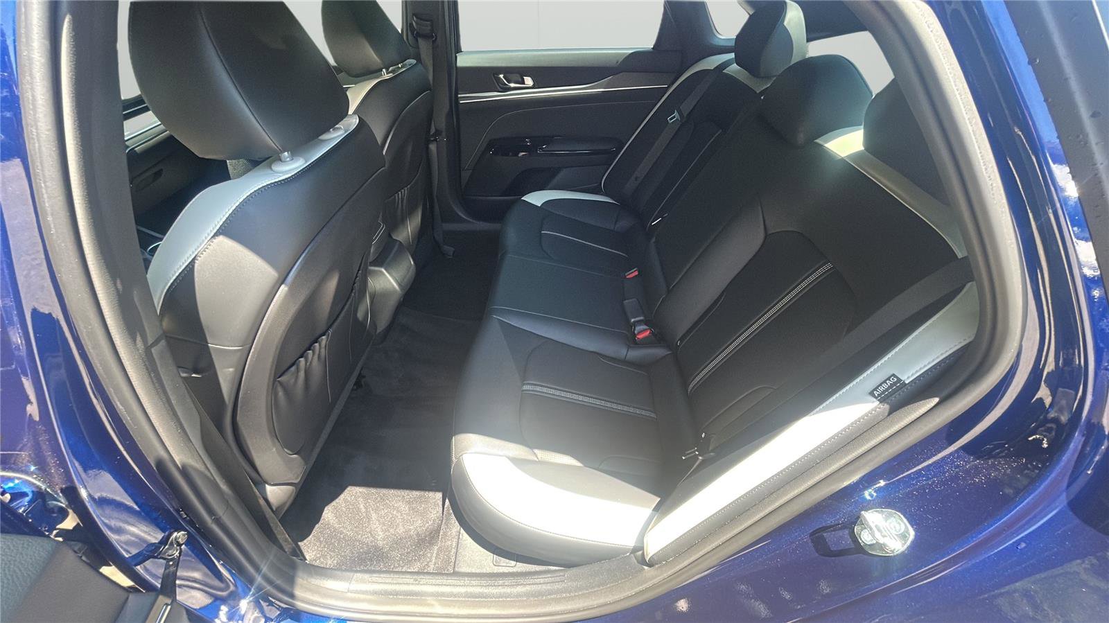 Used 2026 Kia K5 GT-Line w/ GT-Line Premium Package FWD image 11