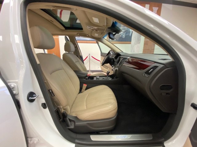 Used 2012 Hyundai Equus Signature image 19