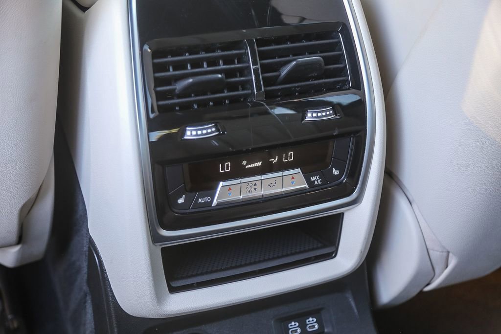 Used 2025 BMW ALPINA XB7 AWD/4WD image 18