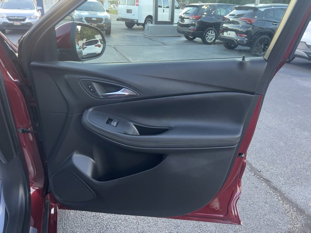 Used 2023 Buick Encore GX Select w/ Sport Touring Package image 11