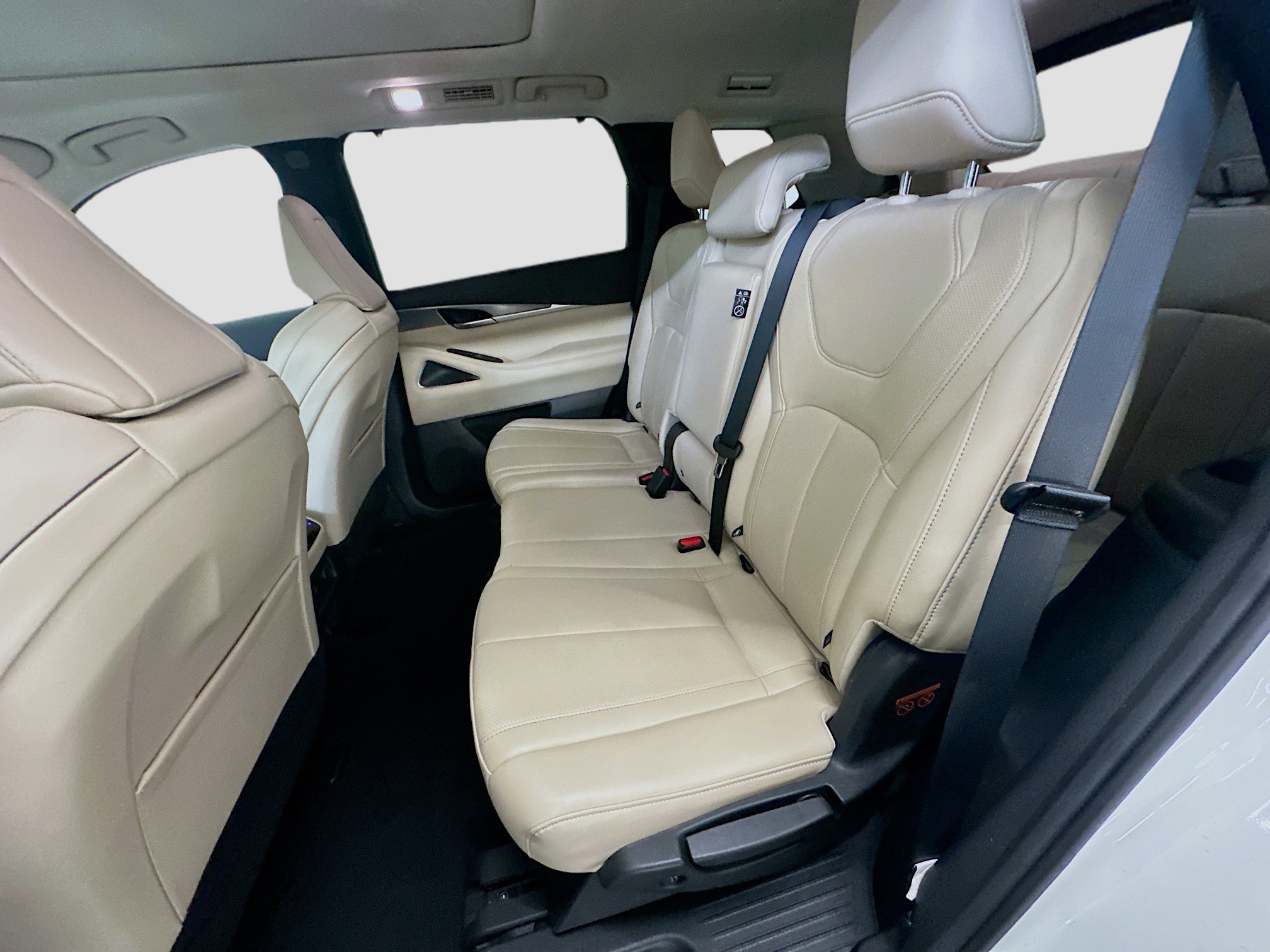 Used 2023 INFINITI QX60 Luxe w/ Performance Audio Package AWD/4WD image 30