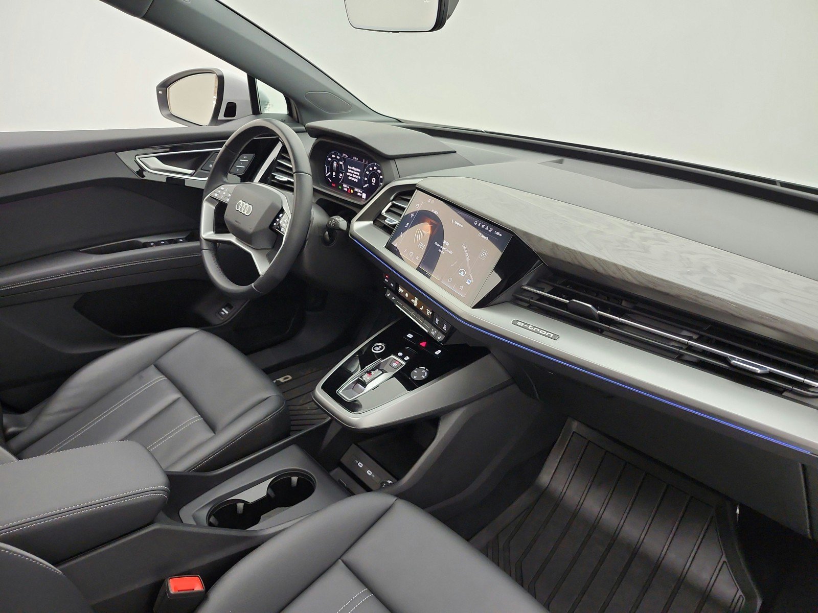 Used 2024 Audi Q4 e-tron Premium Plus w/ Premium Plus AWD/4WD image 30
