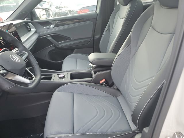 New 2026 Volkswagen Tiguan SE R-Line image 16