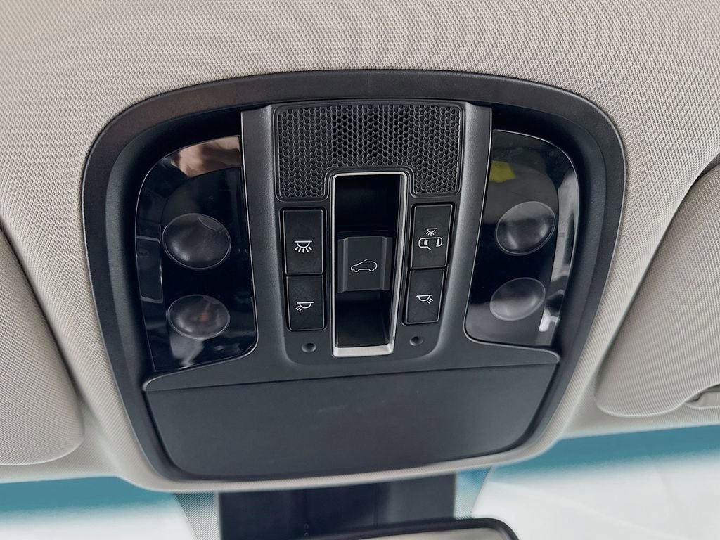 Used 2020 Kia Sorento SX image 21