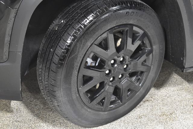 Used 2023 GMC Acadia SLT image 12