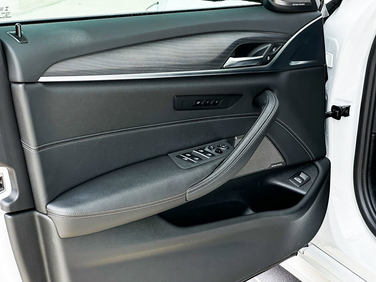 Certified 2022 BMW 530i 530i w/ Premium Package image 11