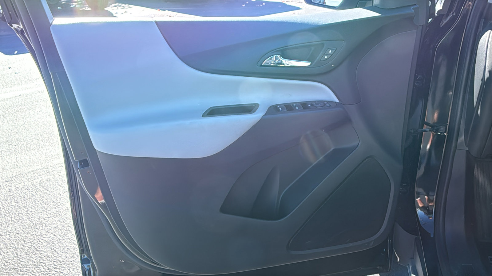 Used 2024 Chevrolet Equinox LS w/ LS Convenience Package image 23