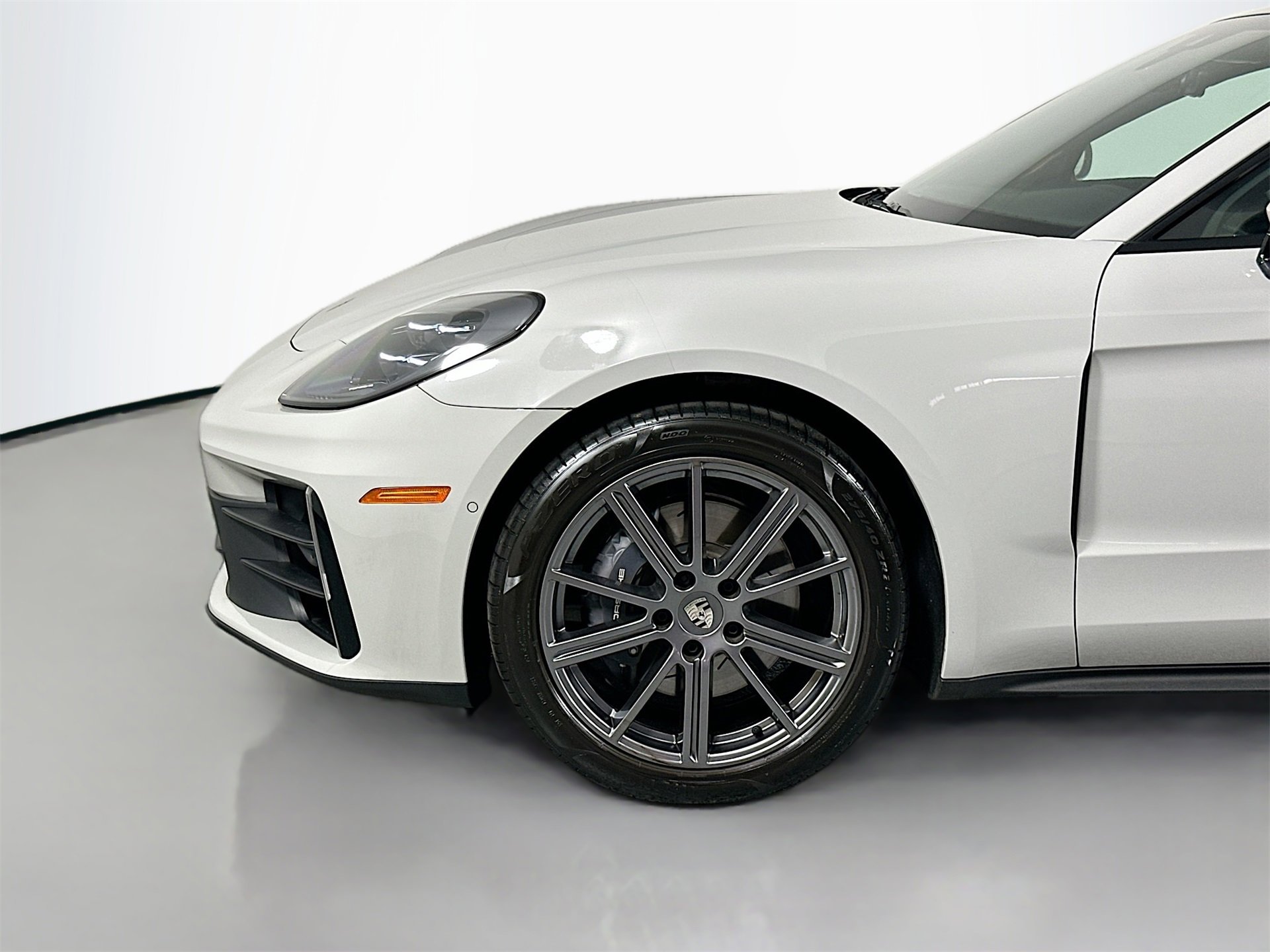New 2025 Porsche Panamera 4 image 11