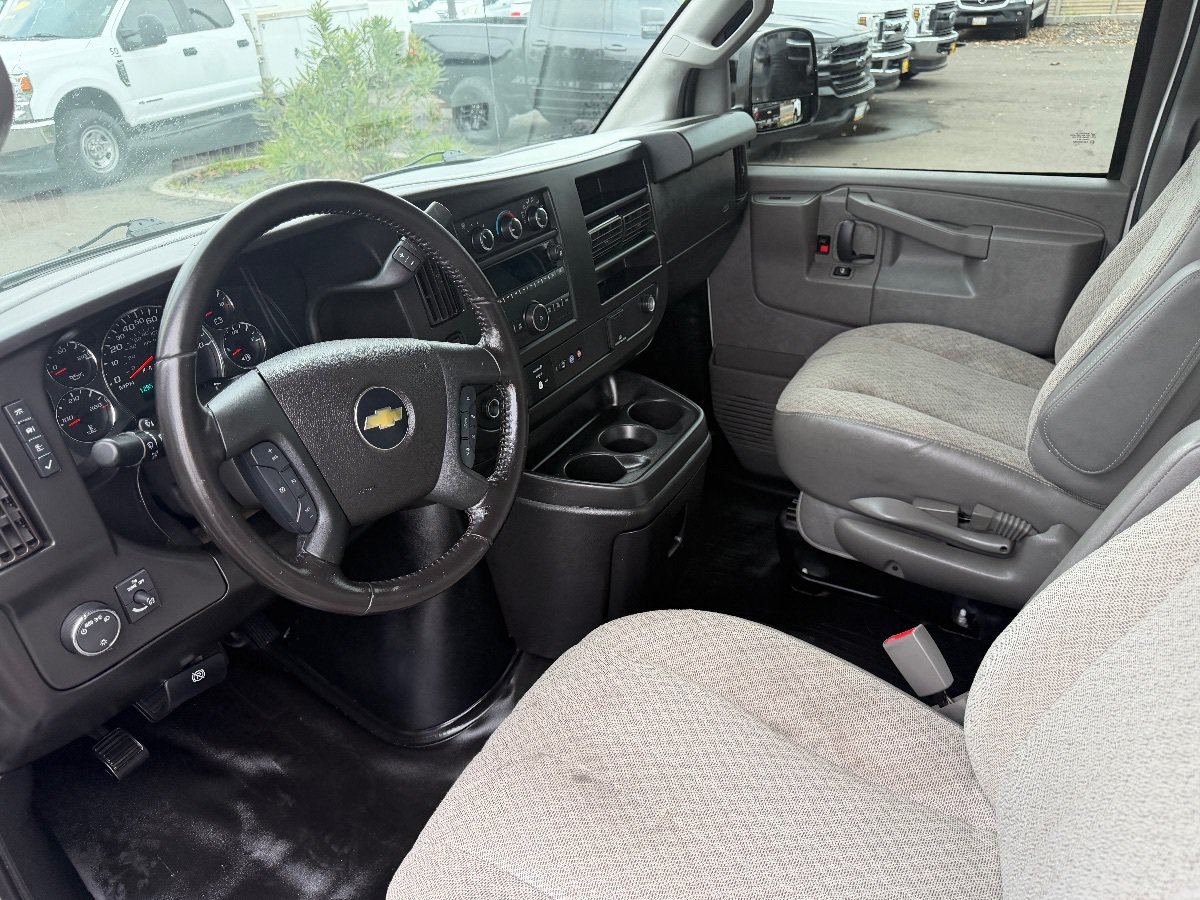 Used 2021 Chevrolet Express 2500 w/ Driver Convenience Package RWD image 19