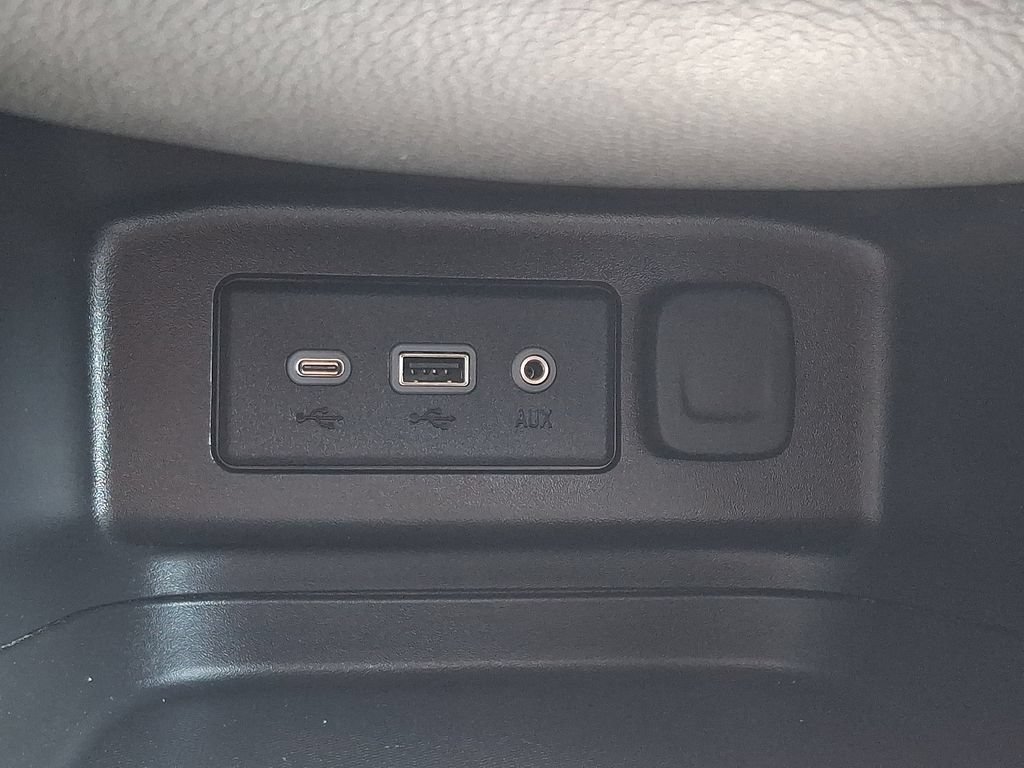 Used 2023 Chevrolet Equinox LT FWD image 23