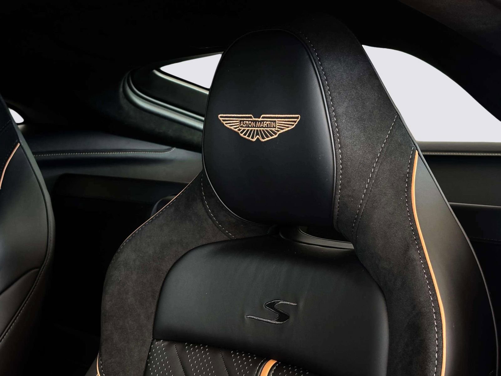 New 2026 Aston Martin V8 Vantage S image 18