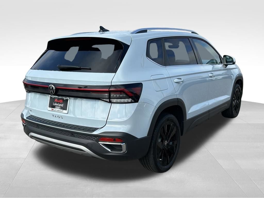 Used 2025 Volkswagen Taos SE image 5