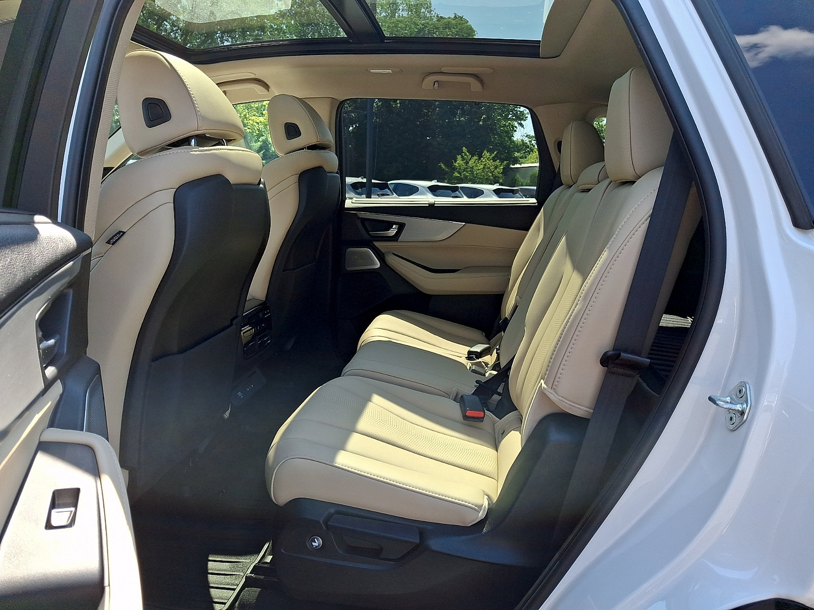 Certified 2025 Acura MDX w/ Technology Package AWD/4WD image 10