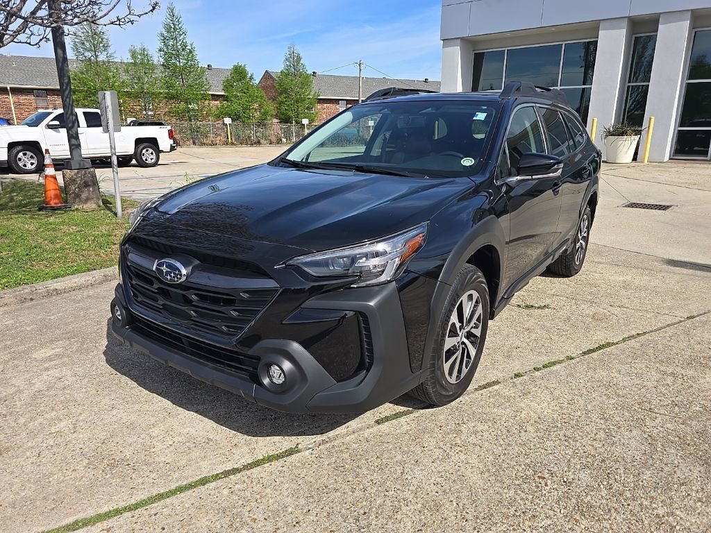 Used 2023 Subaru Outback Premium image 11