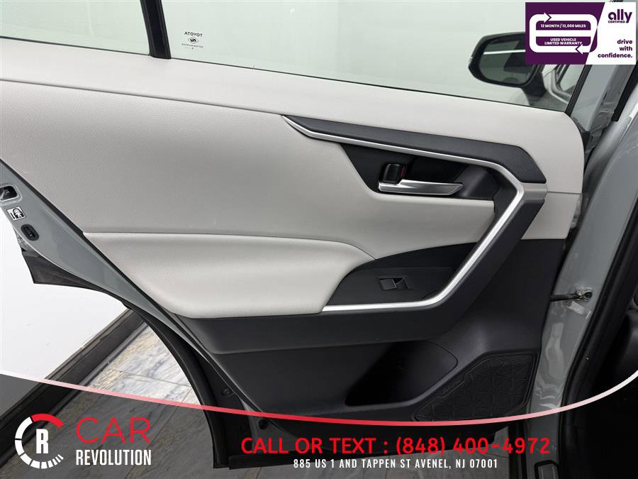 Used 2019 Toyota RAV4 XLE Premium w/ Cold Weather Package image 33