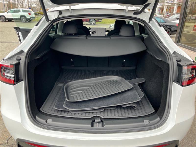 Used 2024 Tesla Model Y Long Range image 22