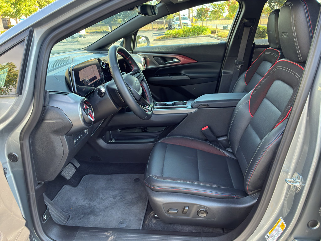 Used 2024 Chevrolet Equinox EV RS FWD image 17