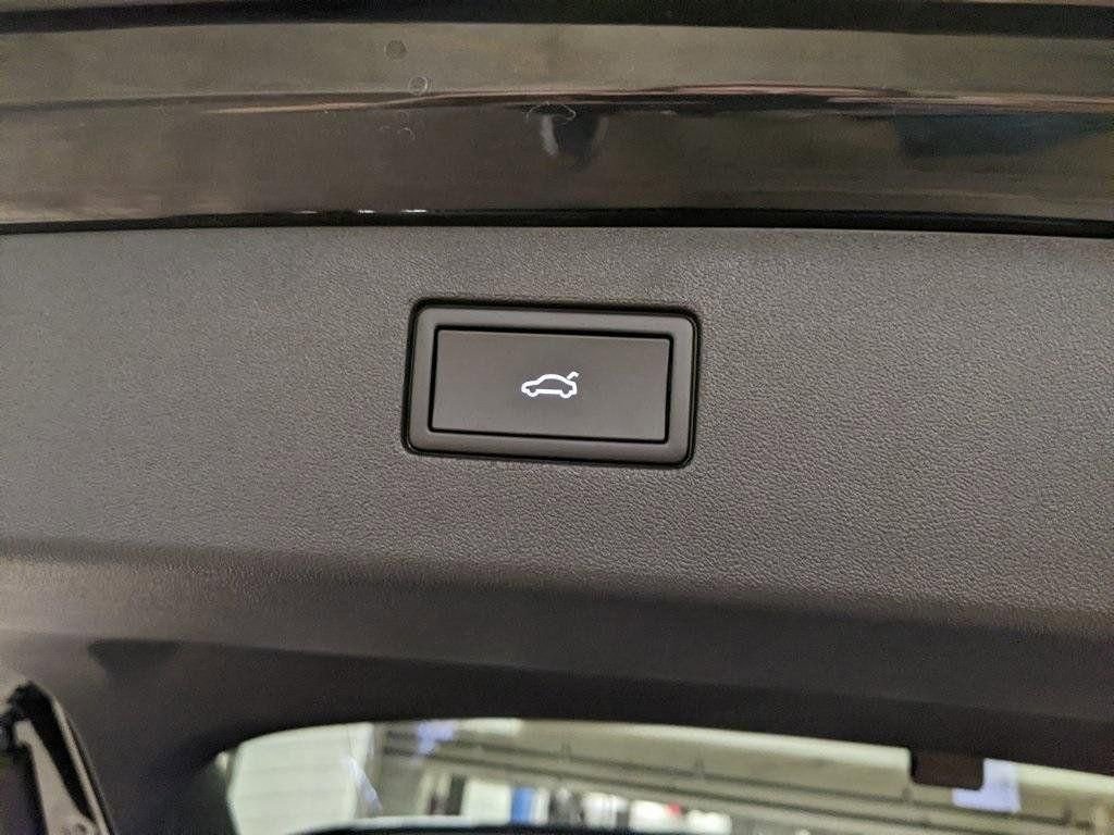 New 2026 Volkswagen Tiguan SE AWD/4WD image 30