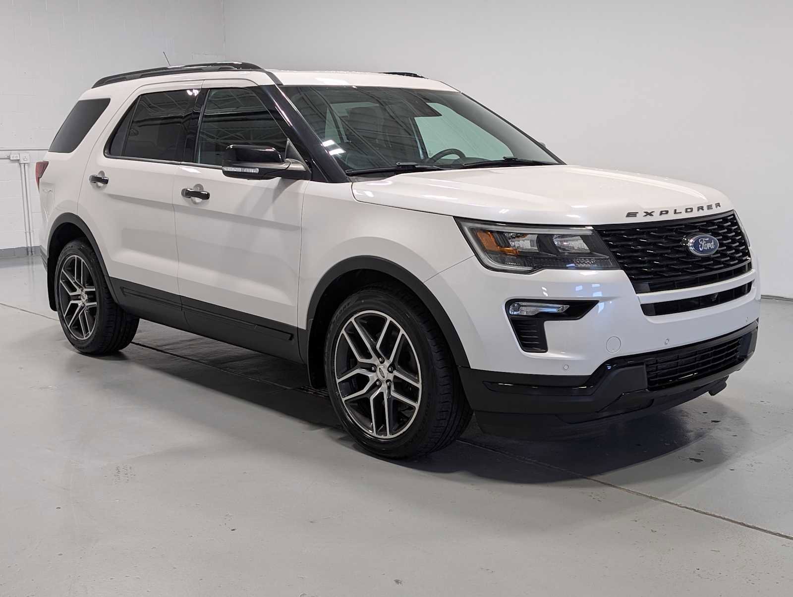 Used 2019 Ford Explorer Sport w/ Equipment Group 401A AWD/4WD image 6
