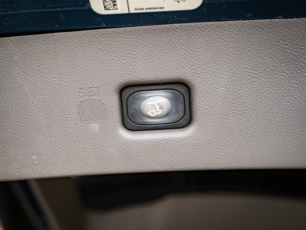 Used 2019 Lincoln Nautilus Select image 21