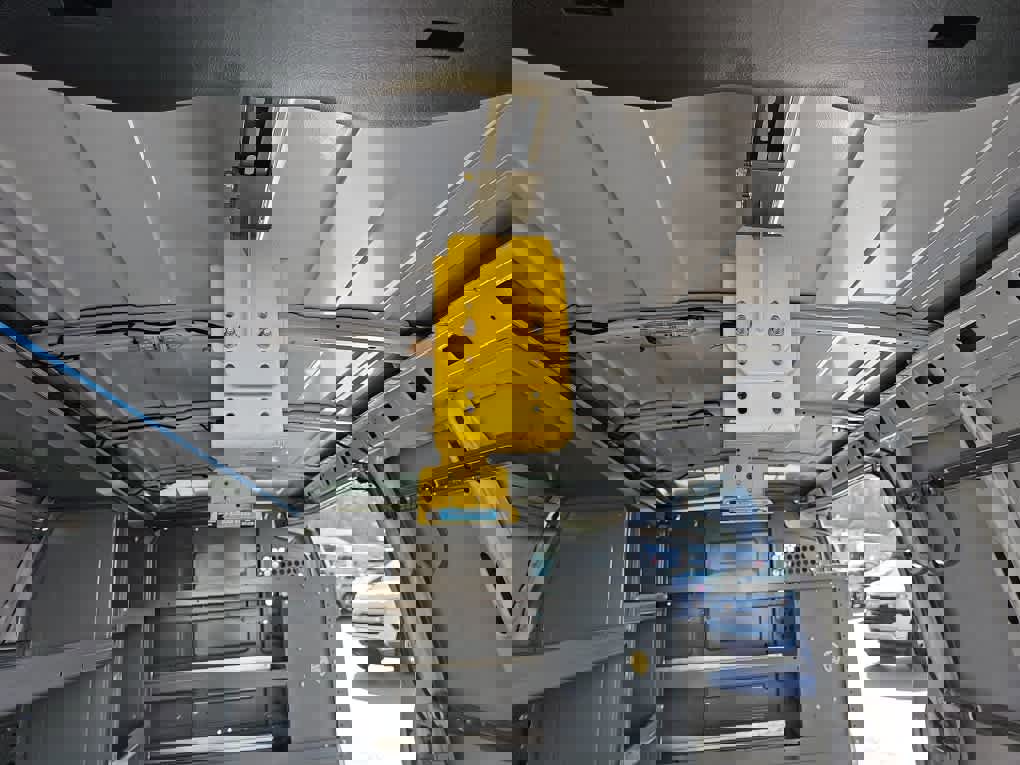 Used 2017 Chevrolet Express 2500 image 34