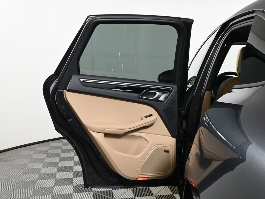 New 2026 Porsche Macan AWD/4WD image 36