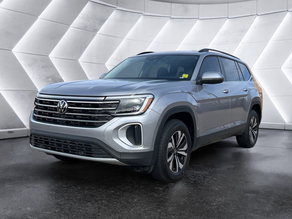 Used 2025 Volkswagen Atlas SE image 3