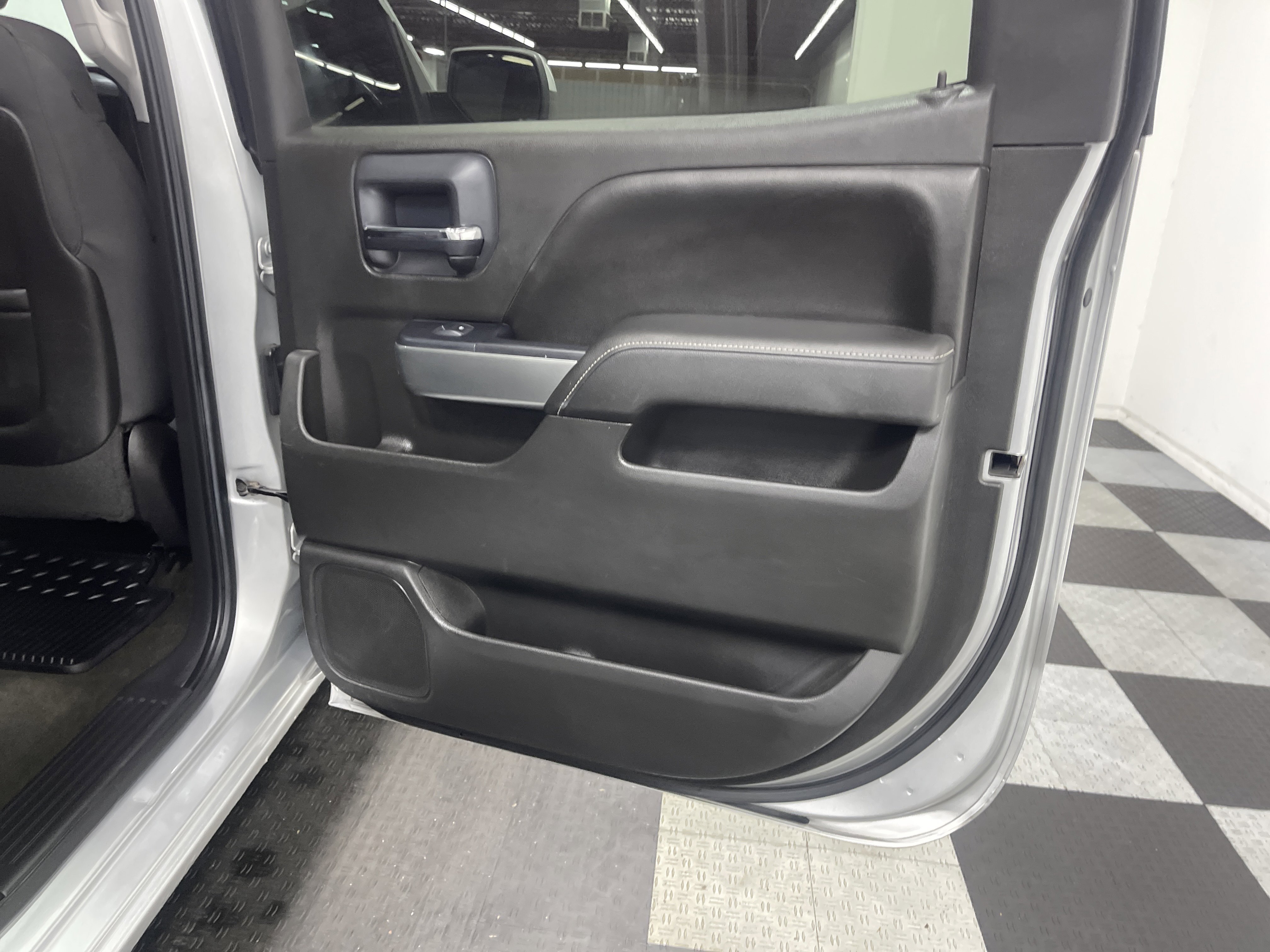 Used 2015 Chevrolet Silverado 1500 LT image 18