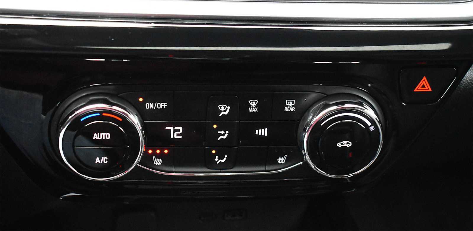 Used 2025 Chevrolet Trax RS w/ Sunroof Package image 20