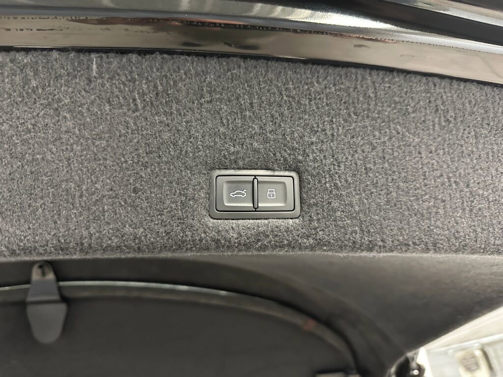 Used 2020 Lamborghini Urus image 29