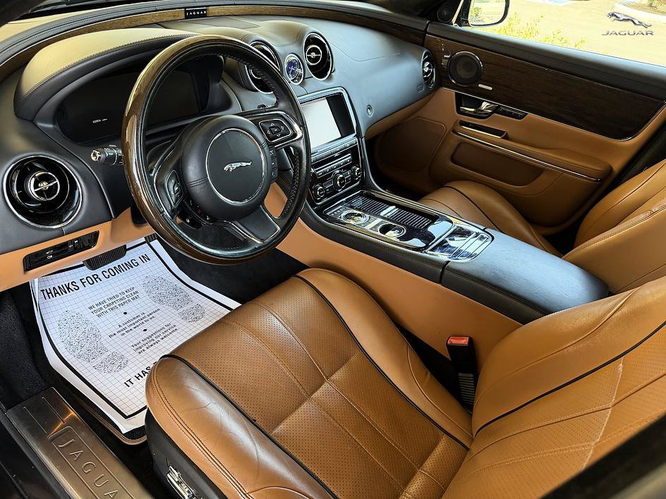 Used 2011 Jaguar XJ Supercharged RWD image 13