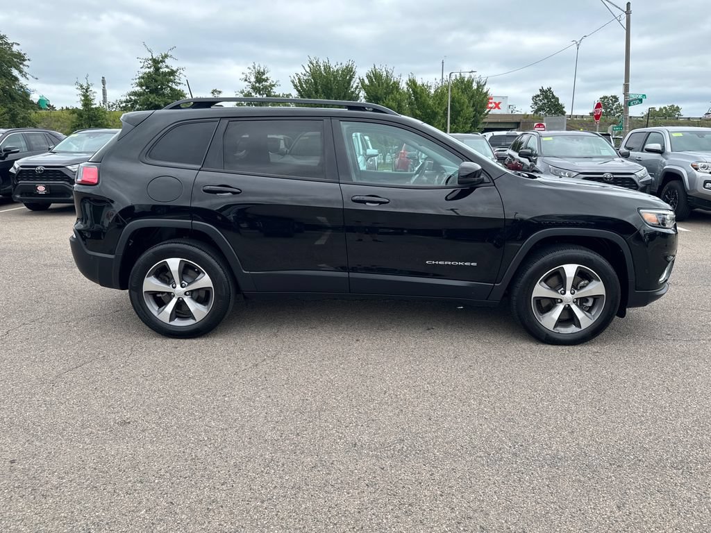 Used 2022 Jeep Cherokee Limited AWD/4WD image 8