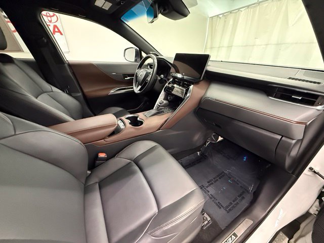 Certified 2023 Toyota Venza XLE AWD/4WD image 9