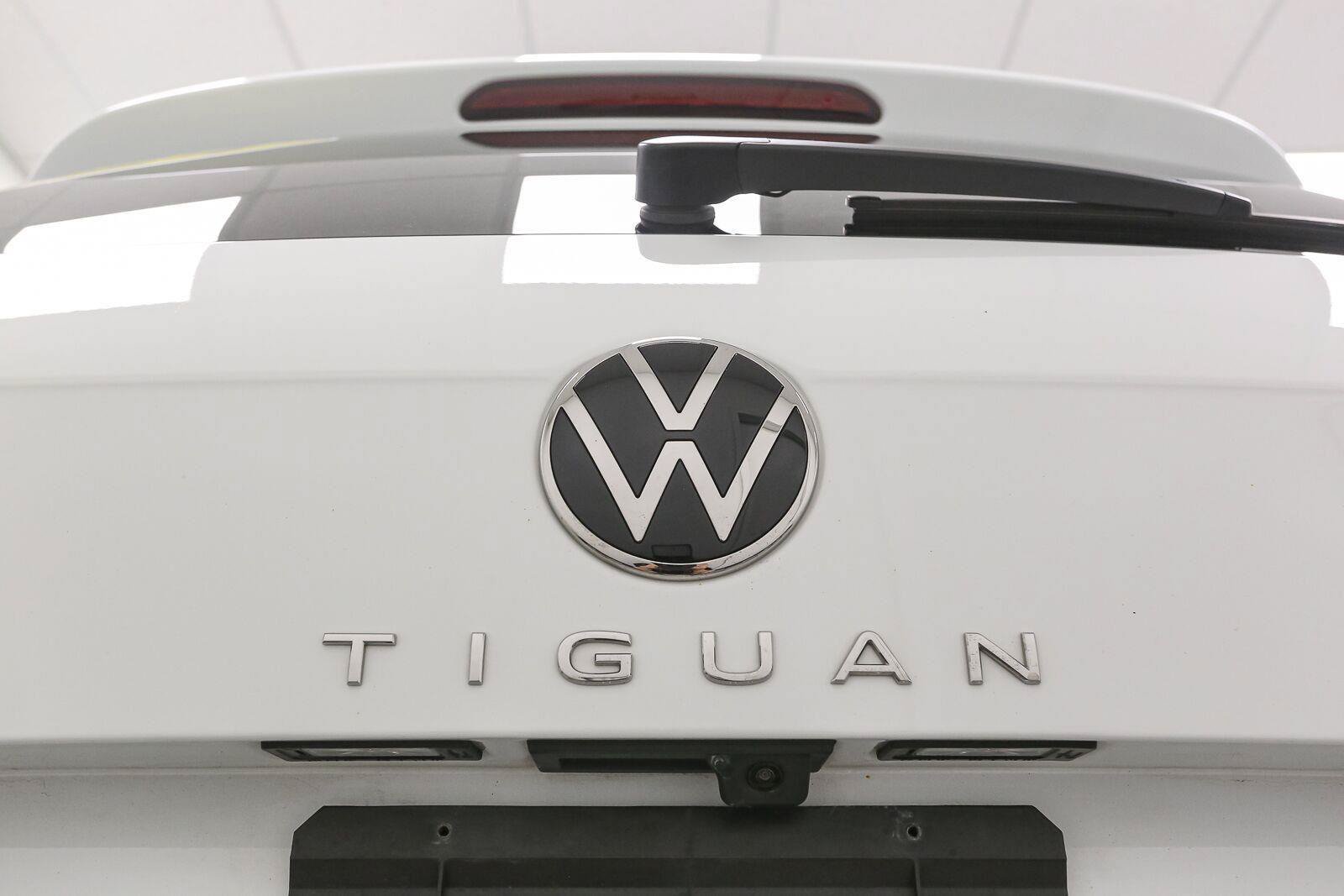 Certified 2024 Volkswagen Tiguan SE AWD/4WD image 14