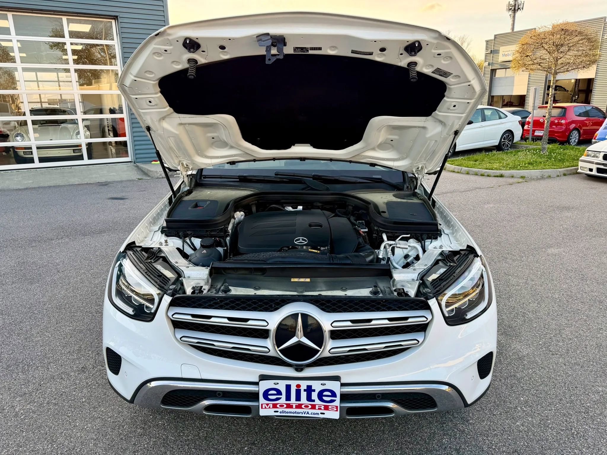 Used 2022 Mercedes-Benz GLC 300 4MATIC w/ Multimedia Package Lite image 9
