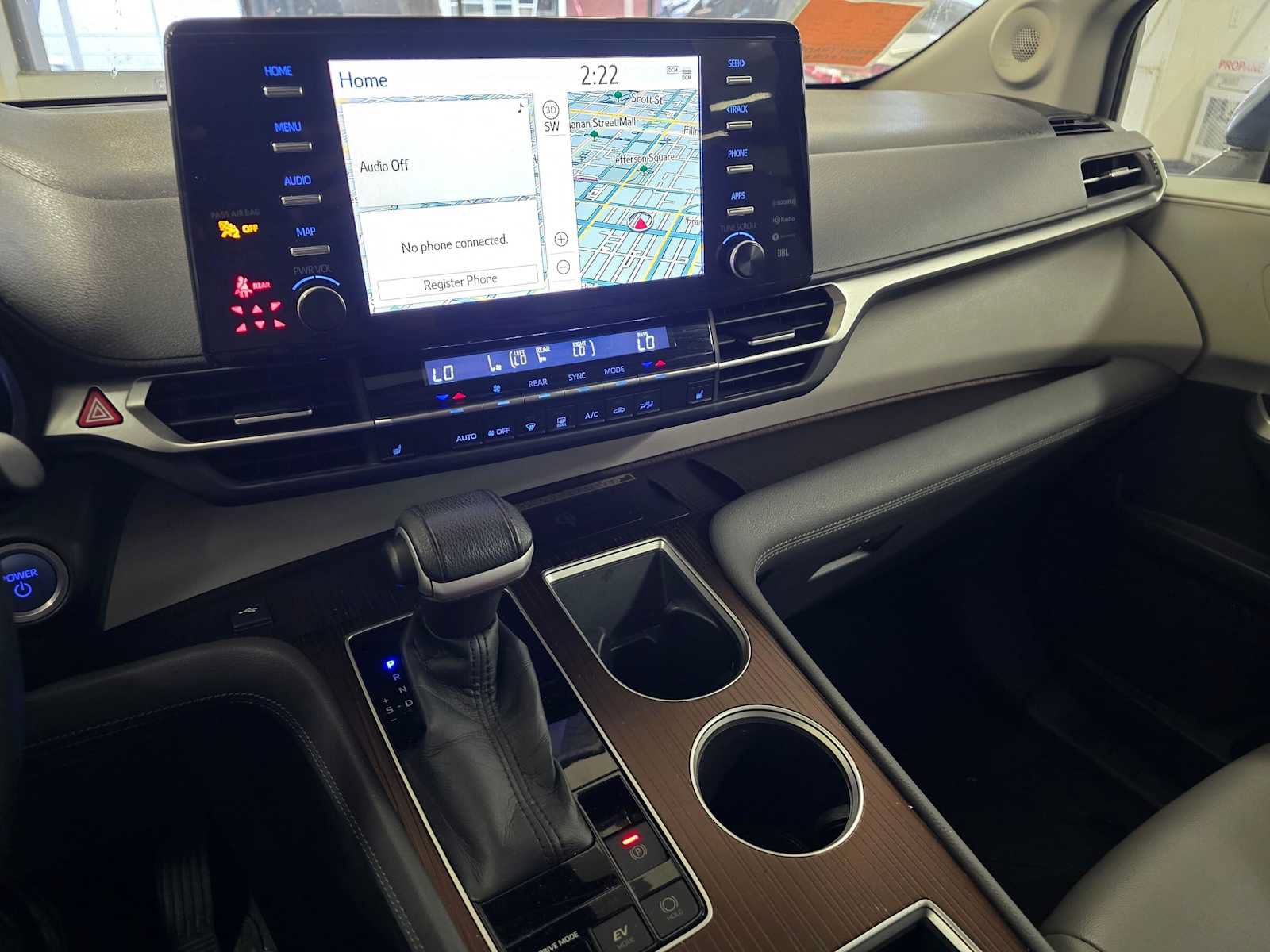Used 2021 Toyota Sienna XLE w/ XLE Plus Package FWD image 27