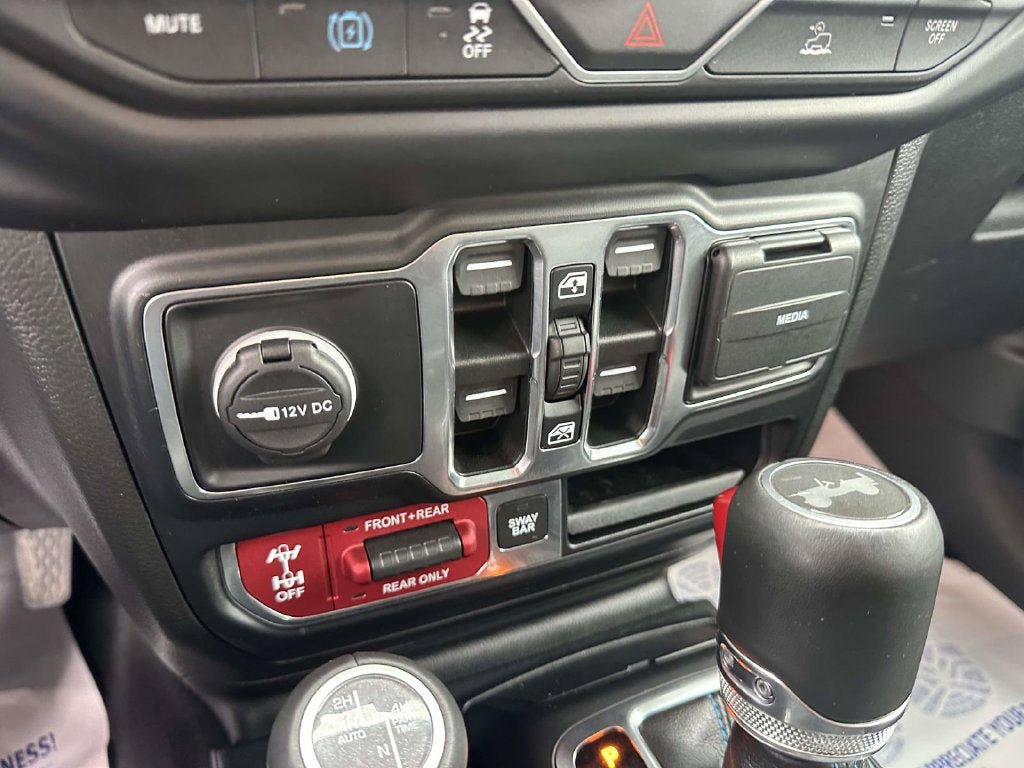 Used 2023 Jeep Wrangler Unlimited Rubicon 4xe w/ Cold Weather Group AWD/4WD image 23