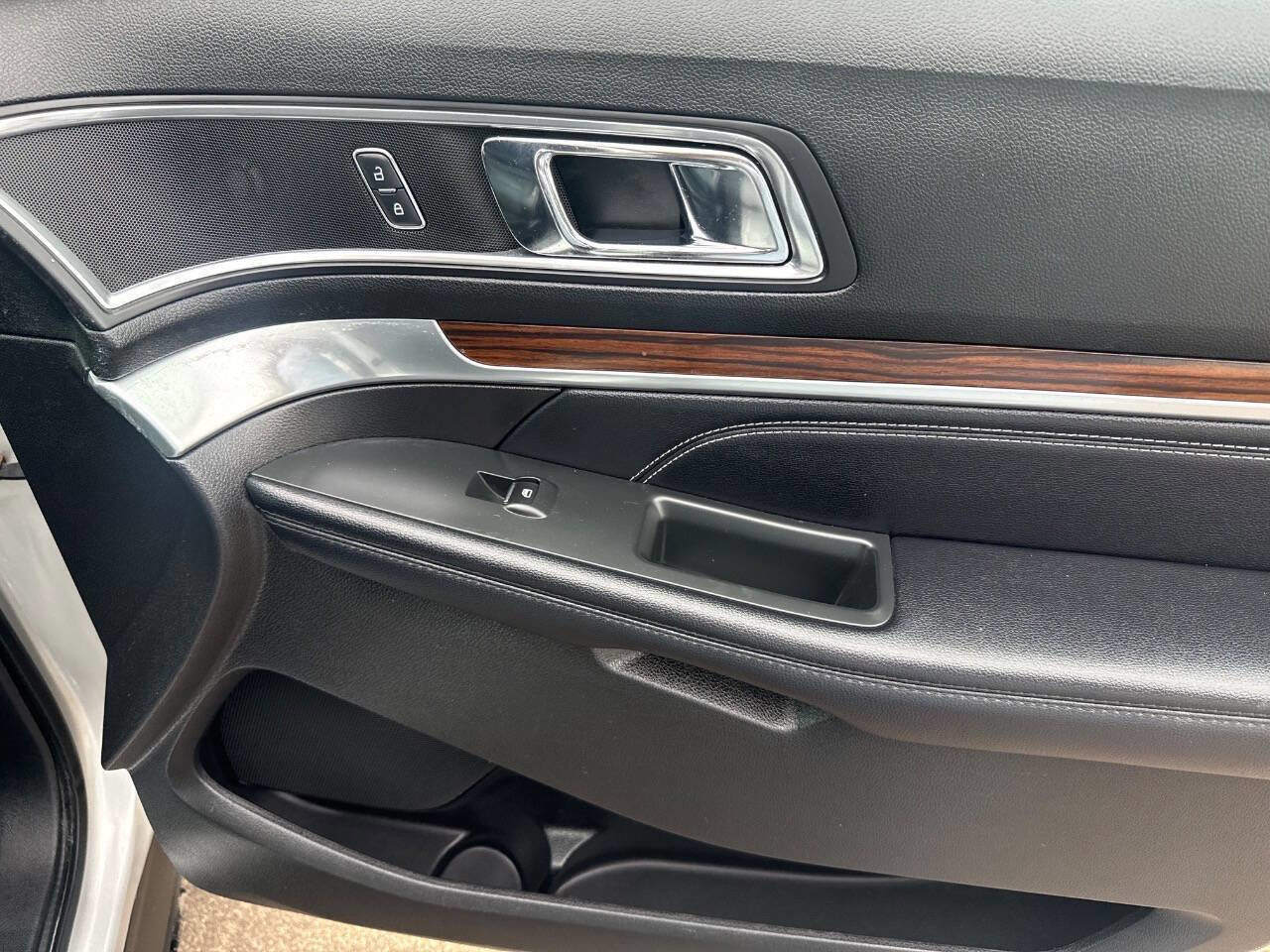Used 2017 Ford Explorer Limited FWD image 47