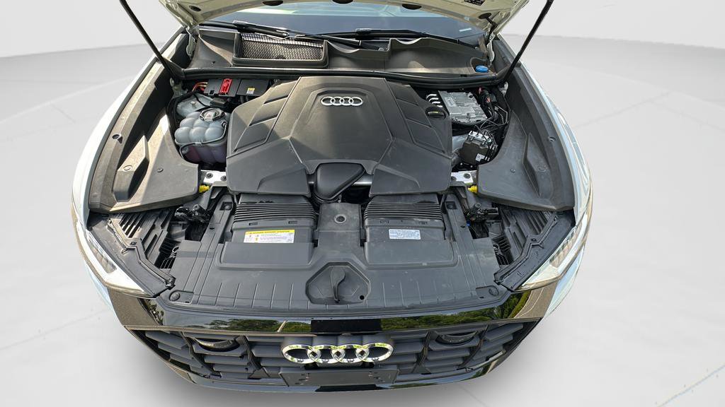 Used 2020 Audi Q8 Prestige w/ Prestige Package image 21