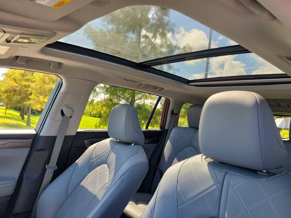 Used 2023 Toyota Highlander Platinum FWD image 21