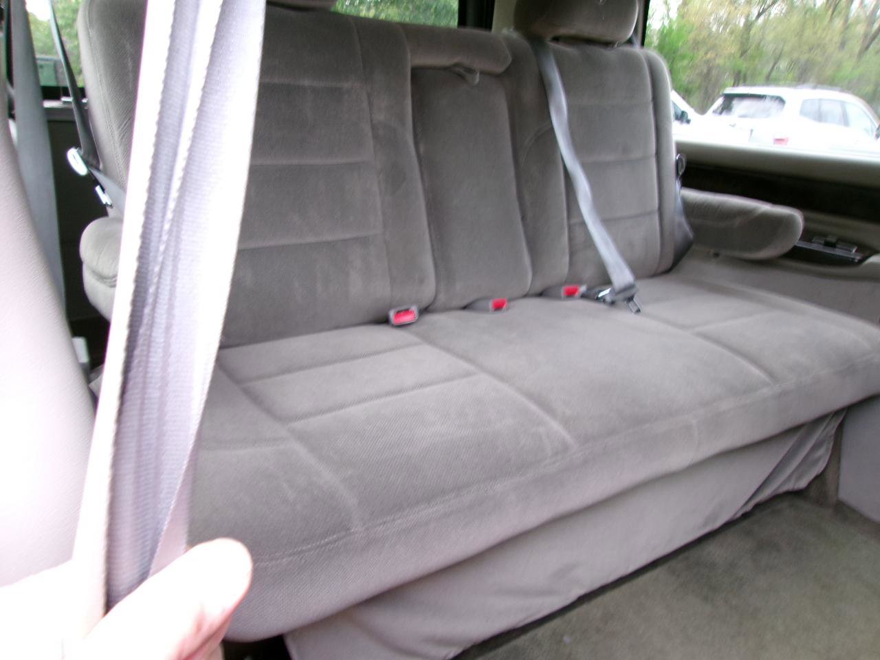 Used 2008 GMC Savana 1500 w/ Preferred Equipment Group RWD image 6