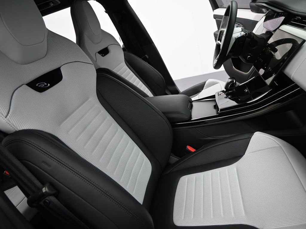 Used 2025 Land Rover Range Rover Sport SV Edition Two image 11