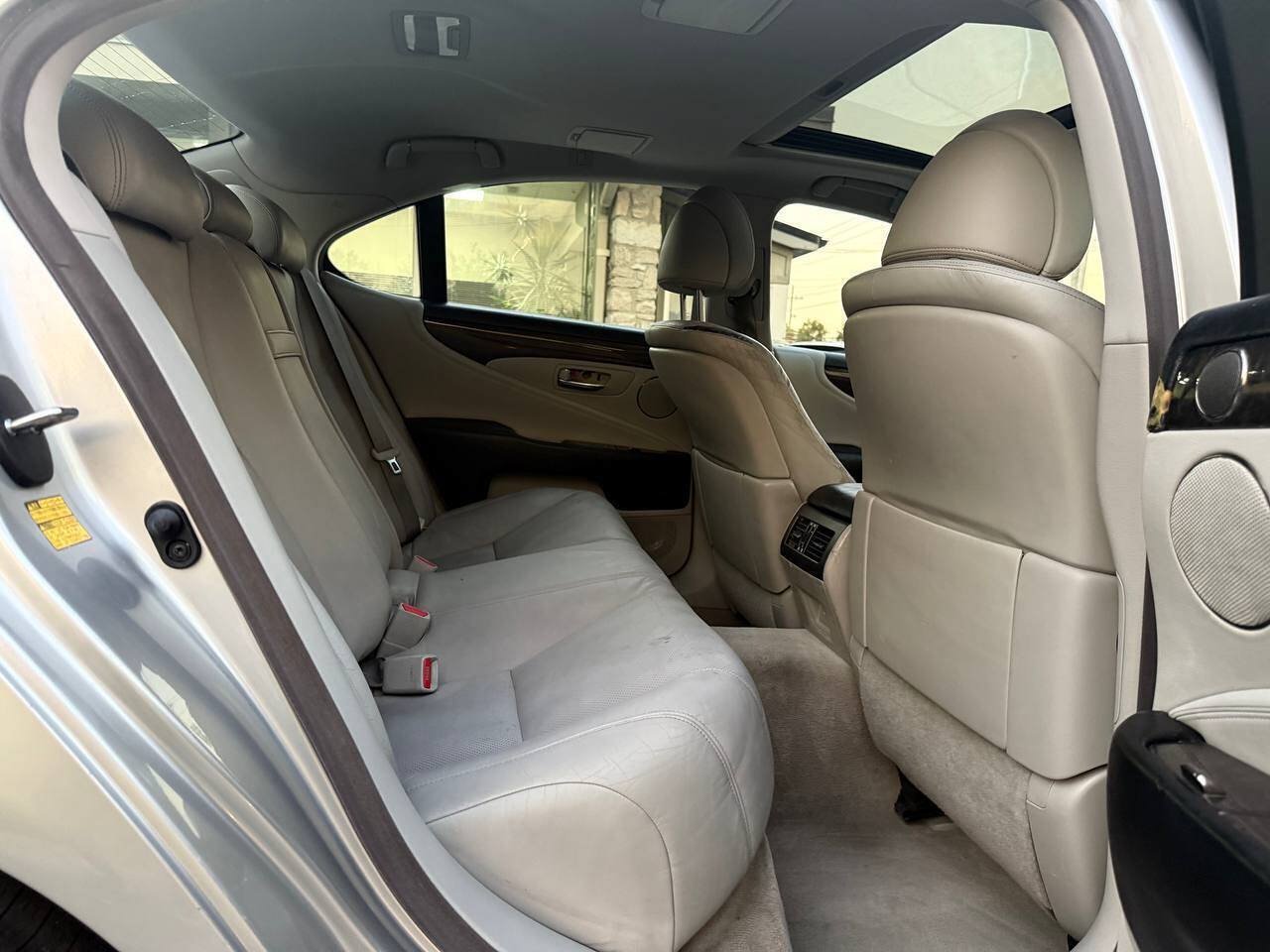 Used 2010 Lexus LS 460 AWD w/ Luxury Value Edition image 19
