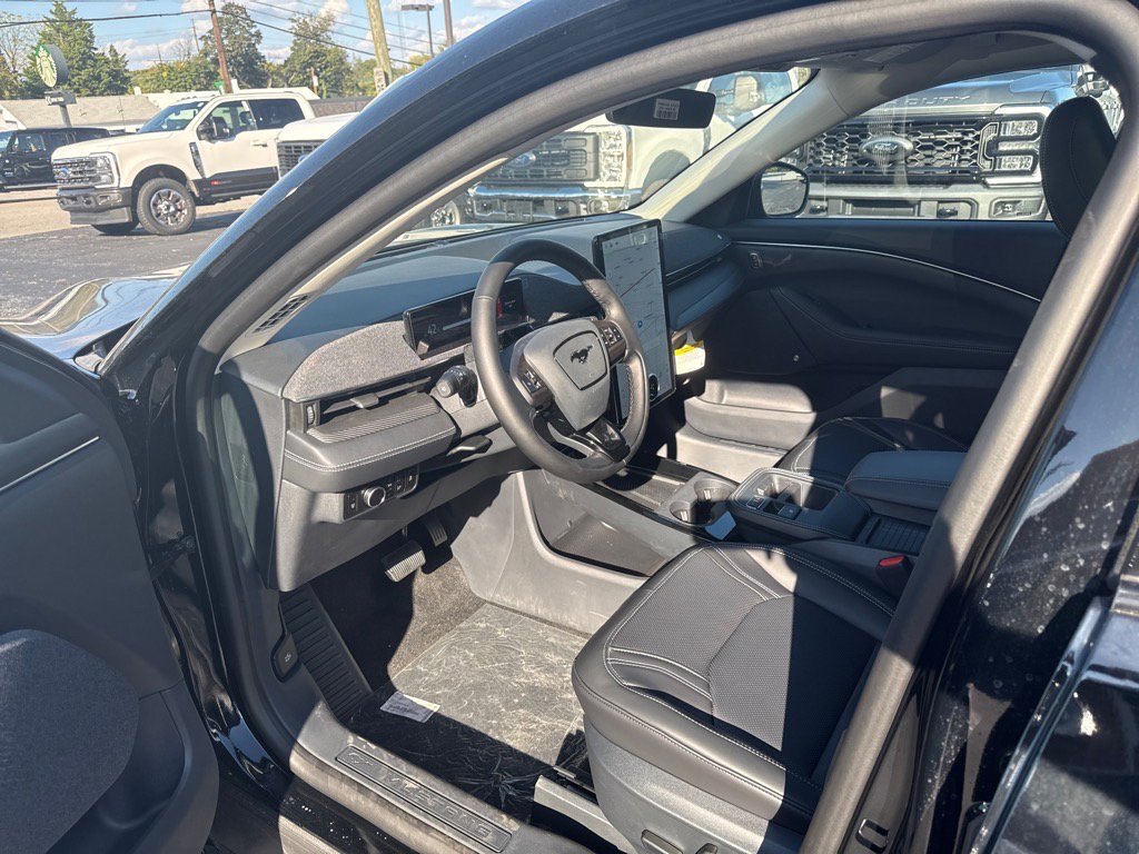 New 2025 Ford Mustang Mach-E Premium image 12