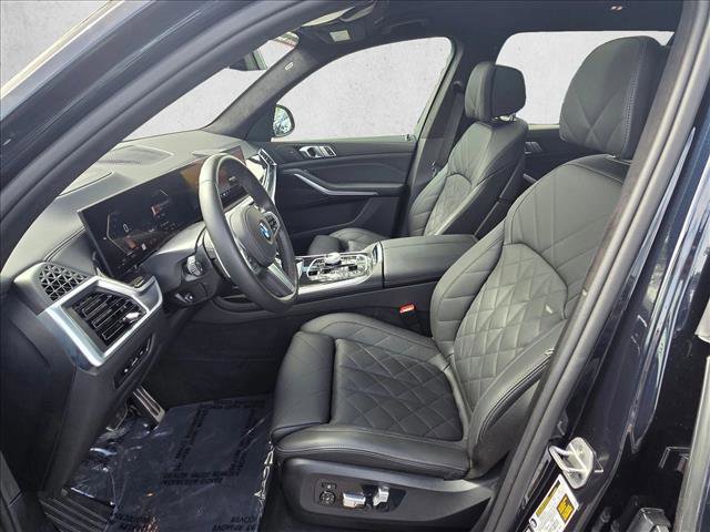 Certified 2025 BMW X7 xDrive40i w/ M Sport Package AWD/4WD image 24