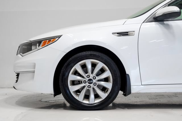 Used 2018 Kia Optima LX w/ 17" Alloy Wheels Package FWD image 28