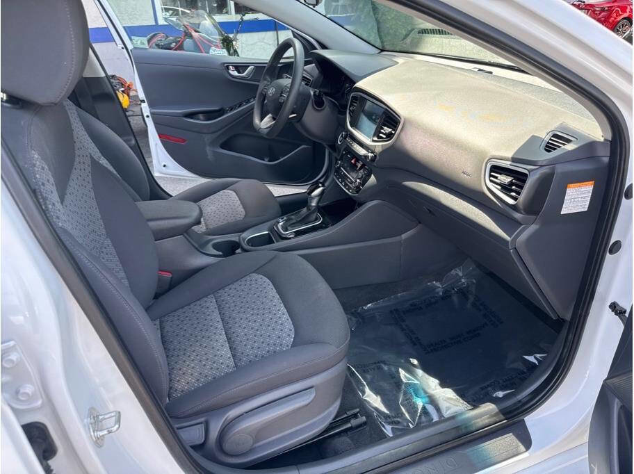 Used 2019 Hyundai Ioniq Blue FWD image 16