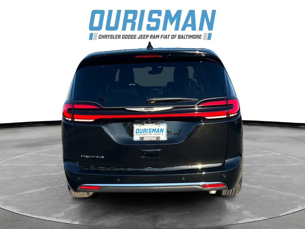 New 2026 Chrysler Pacifica Select image 5